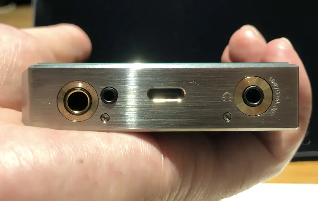 FiiO M11 Pro SSを手に取ったところ
