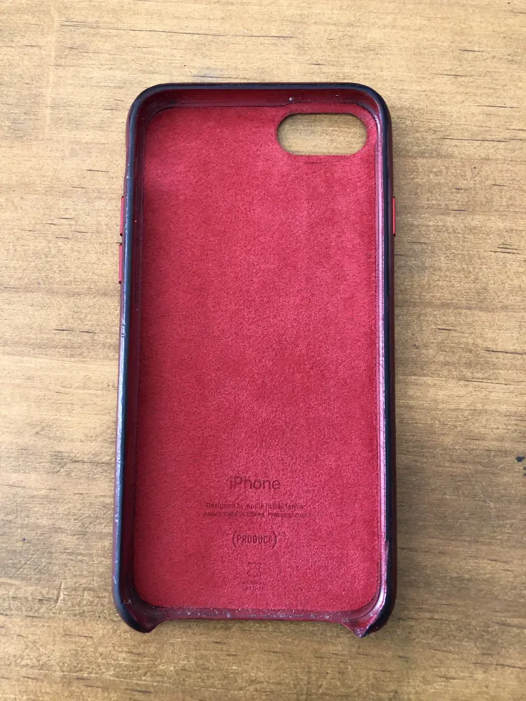 iPhone 8 純正レザーケース (PRODUCT) REDの経年変化 26ヶ月目