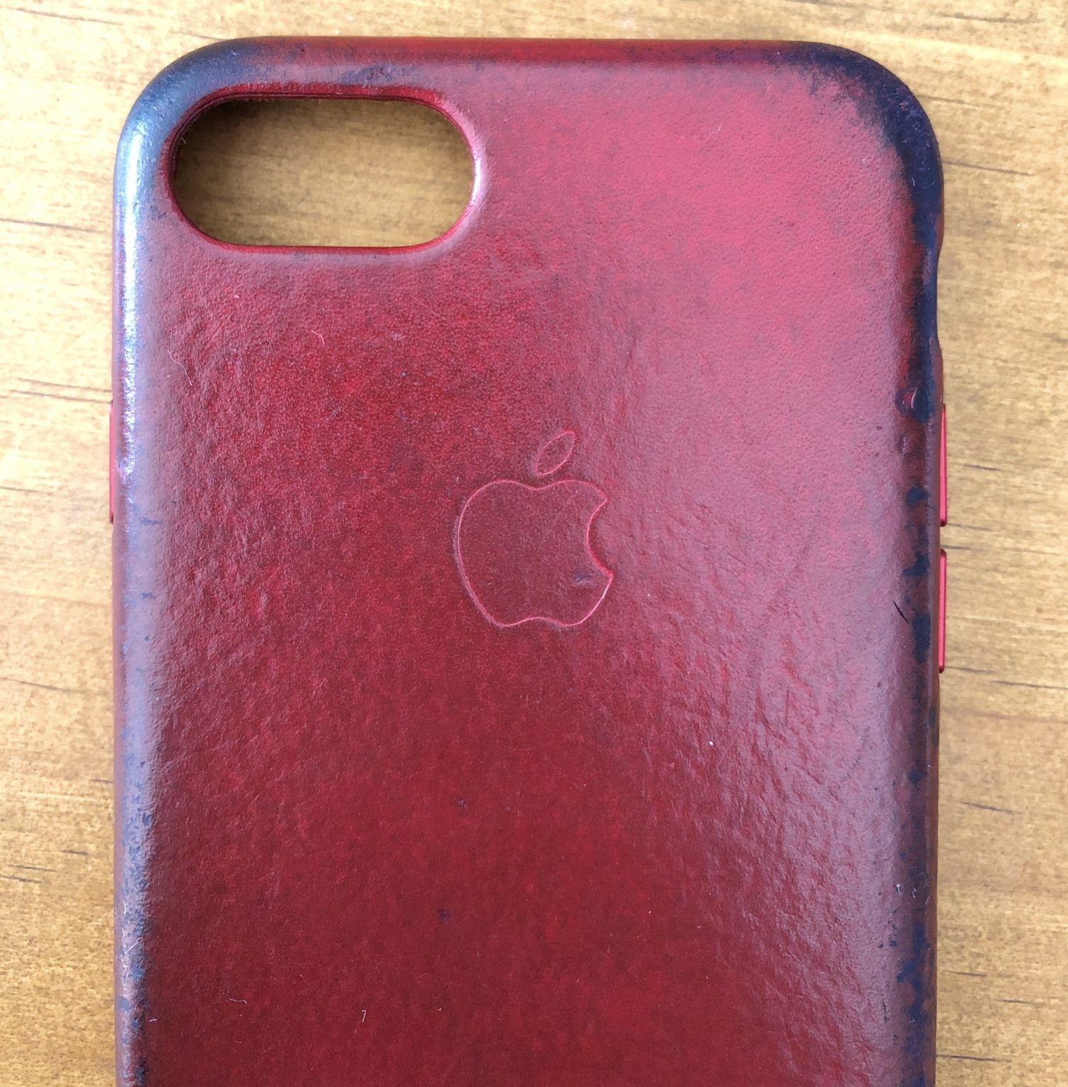 iPhone8 純正レザーケース PRODUCT (RED) 26ヶ月目