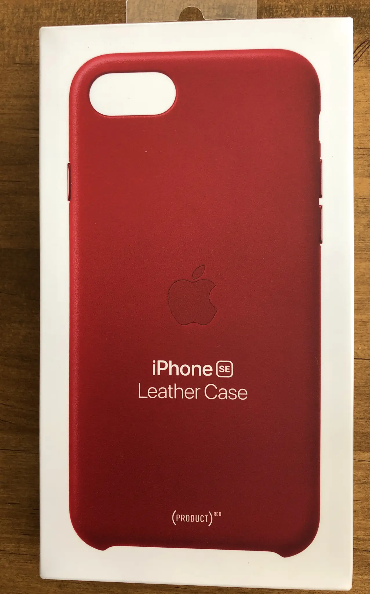 iPhone SE 純正レザーケース PRODUCT(RED)をiPhone8につけてみる
