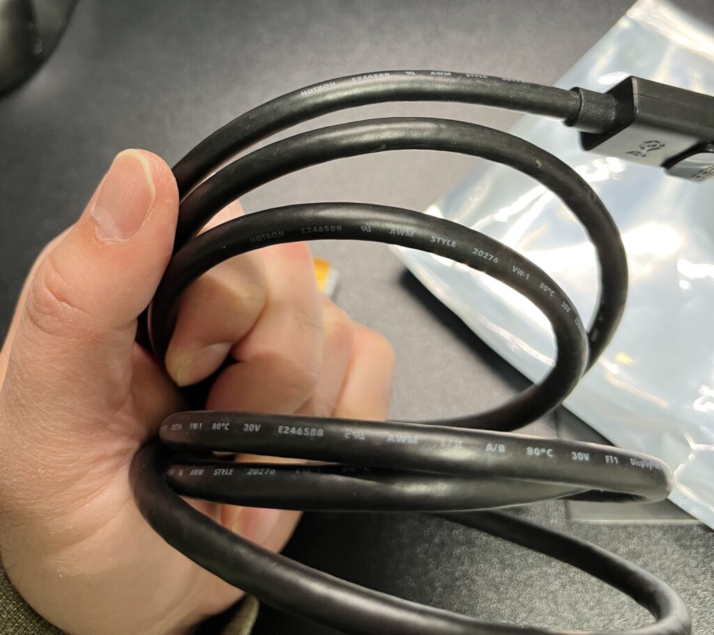 Cable Matters DisplayPortケーブル